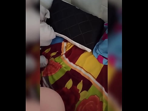 ❤️ منهنجي روم ميٽ گهر ۾ اڪيلي رهي ٿي ڇاڪاڻ ته هن جو مڙس موڪلن تي وڃي ٿو ۽ مان موقعو وٺان ٿو ته هن کي چوسان ۽ هن جي گدا کي کير سان ڀريان. ☑  ﹏